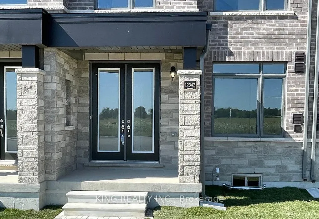 3 bed, $3,200 — Photo 1
