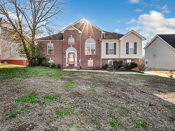 3rd image of 514 Winding Bluff Way