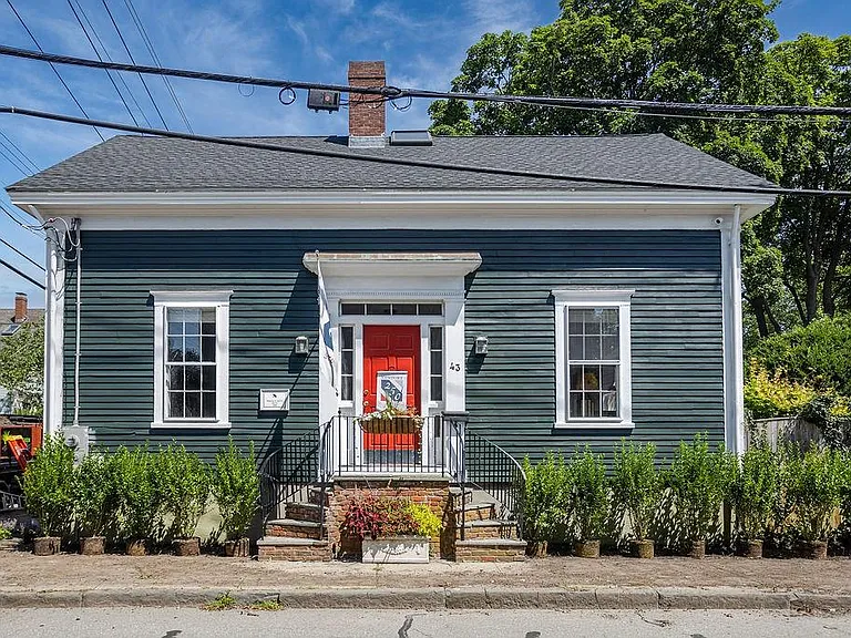 43 Poplar St — Photo 2