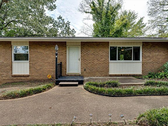 4th image of 3600 Gleason Dr