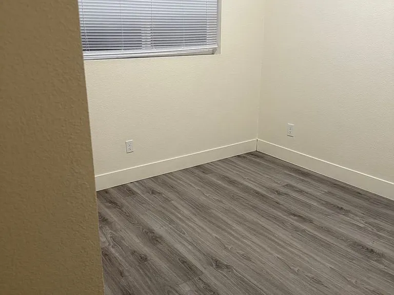 3307 S Phelps St — Photo 31