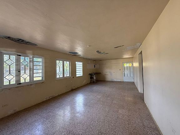 3rd image of Carr 187 Km #5.1-lot 186