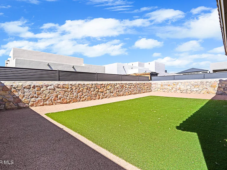 12333 Desert Dove Ave — Photo 31