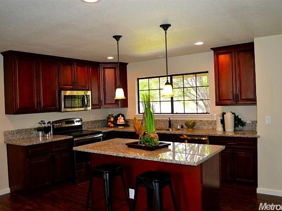 3rd image of 295 Walton Way
