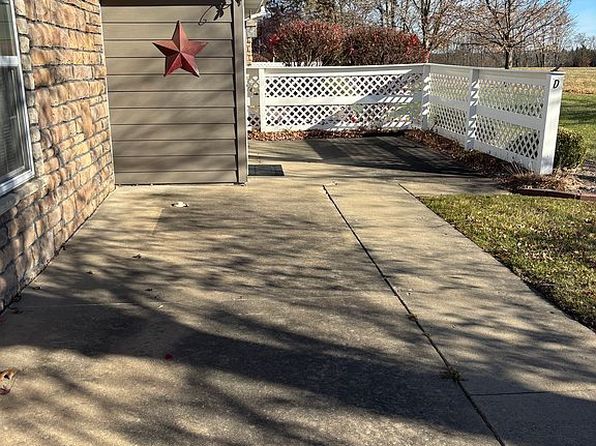 204 Southgate Cir APT D