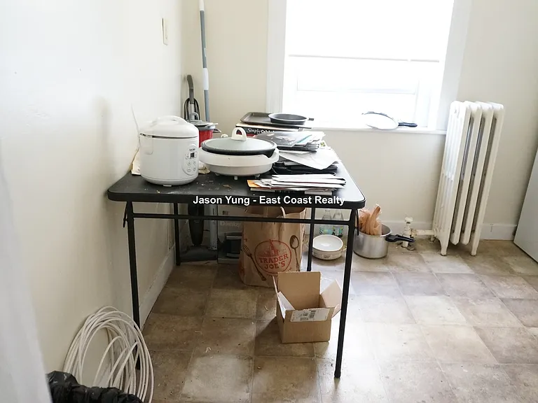 55 Linden St #10 — Photo 3