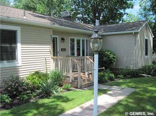 375 Brookview Dr, Rochester, NY 14617