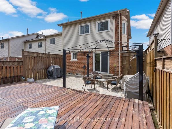 63 N Fulton Cres, Whitby, ON L1R 2E1