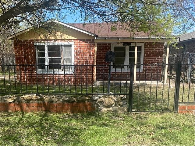 1st image of 5724 Wellesley Ave