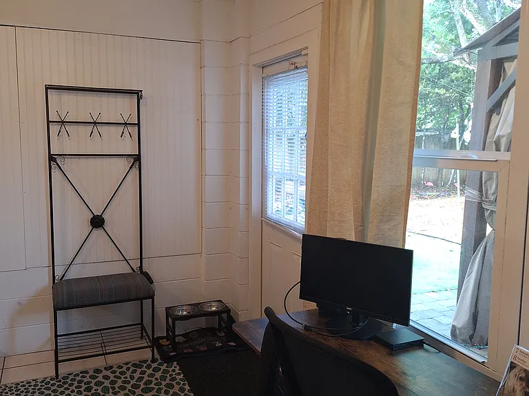 314 S Rhodes St — Photo 38