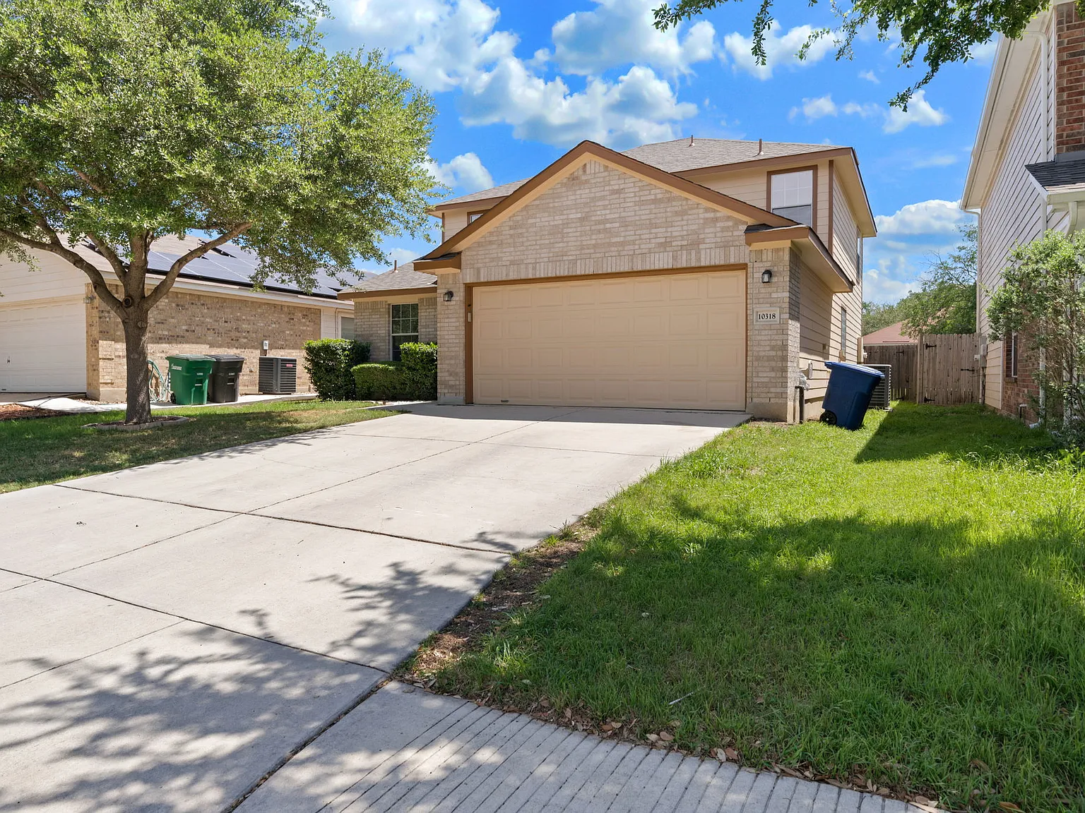 3 bed, 2.5 bath, 1849 sqft, $1,950 — Photo 2