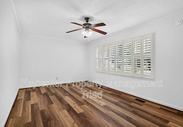 9415 Glen Cross Dr — Photo 17