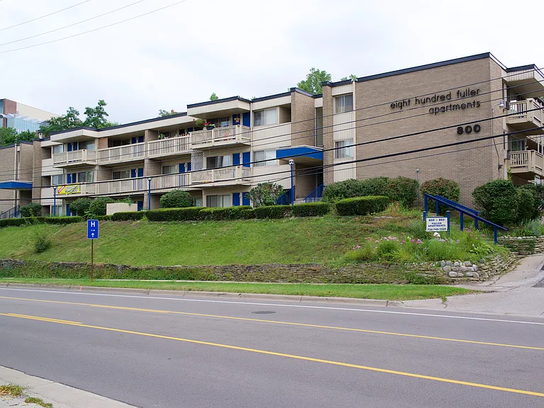 800 Fuller Apartments — Photo 12