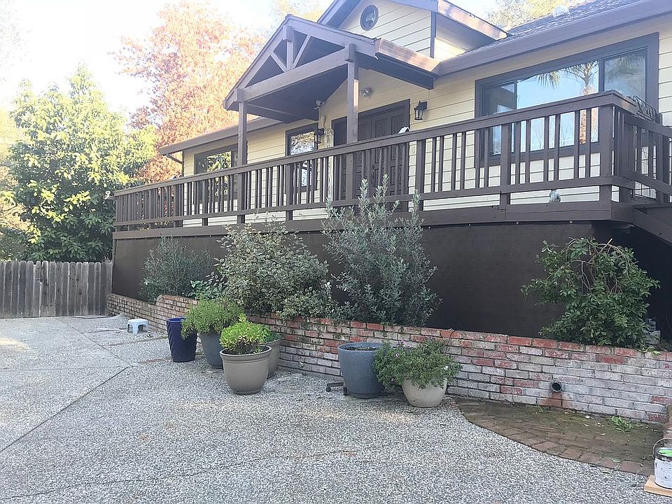 2nd image of 3941 Ridge St