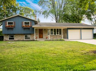 1255 April Ln, Green Bay, WI 54304