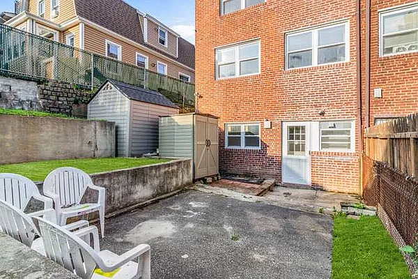 Rented by Blackstone Realty | media 10