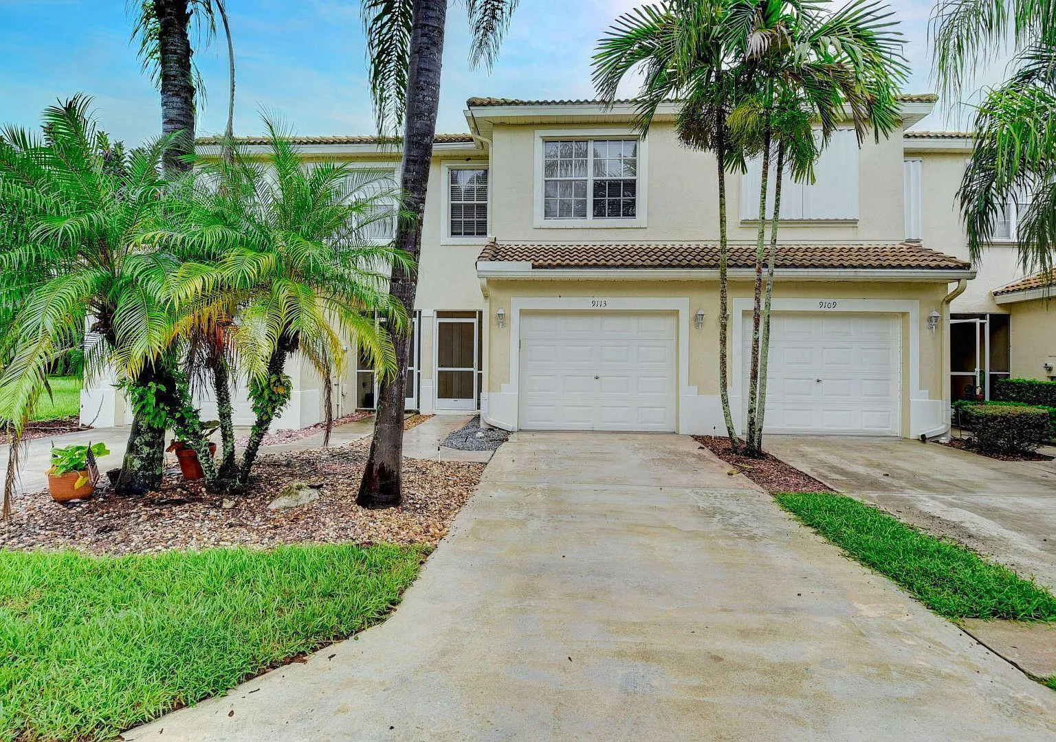 3 bed, 2.5 bath, 1570 sqft, $2,850 — Photo 2