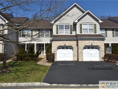 74 Heatherwood Dr, North Brunswick, NJ, 08902