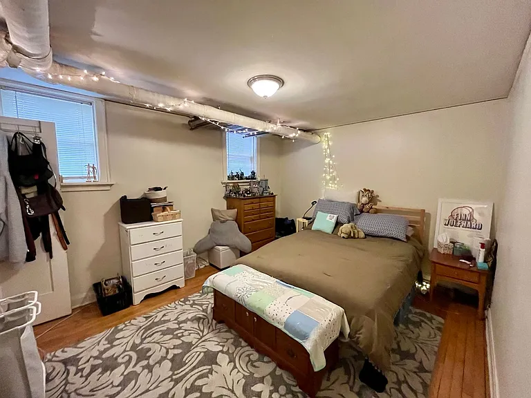 3825 N Oakland Ave — Photo 9
