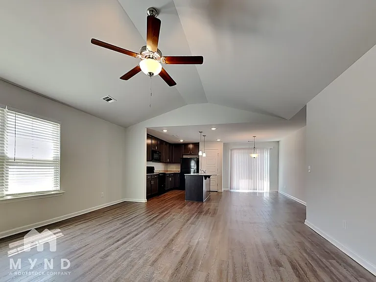 115 Dasher Dr — Photo 4