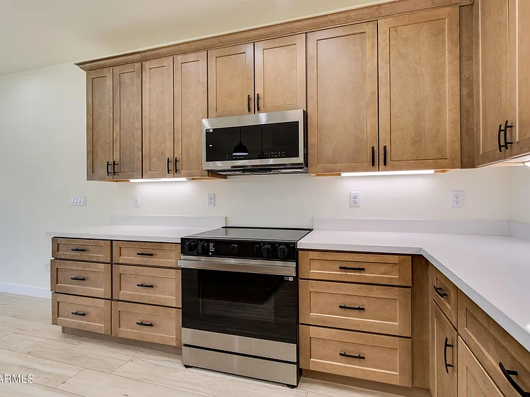 434 S Roosevelt St — Photo 16