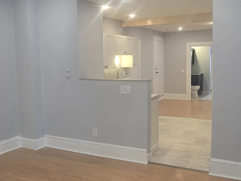 105 W Main St #2 — Photo 4