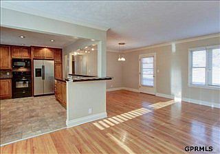 3rd image of 6810 Underwood Ave