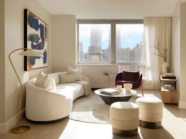 212 W 72nd St #10L, New York, NY 10023