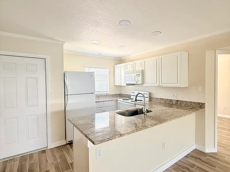 25050 Sandhill Blvd #4B3 — Photo 12