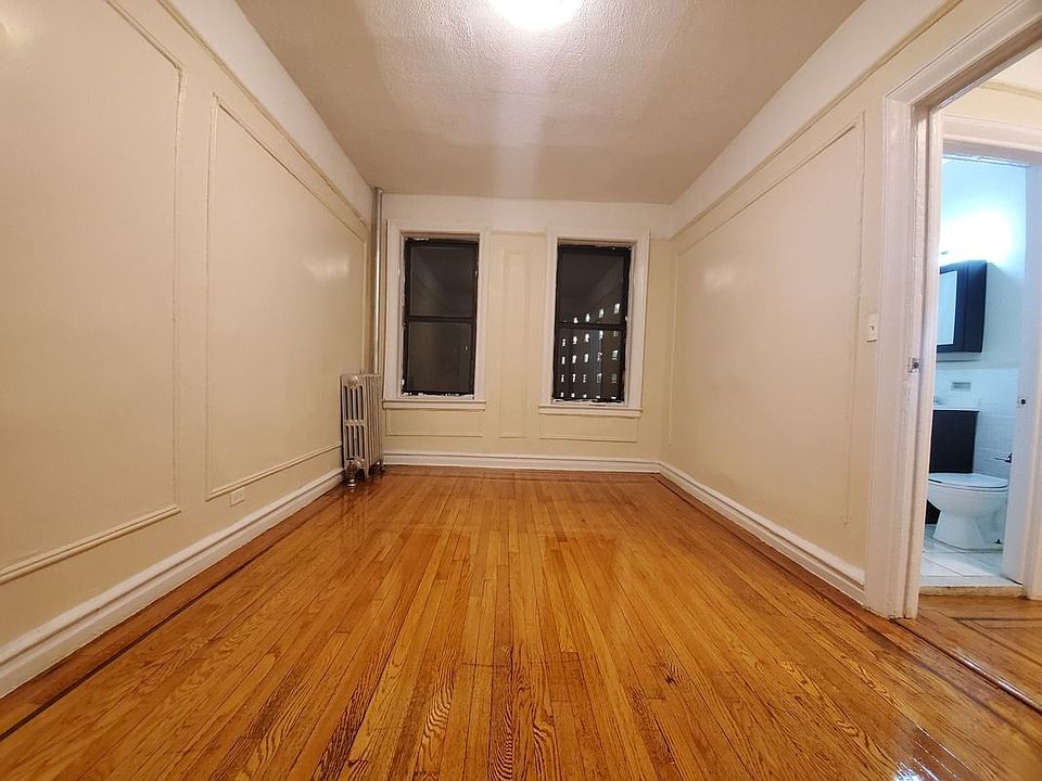 2nd image of 1944 Unionport Rd APT N64