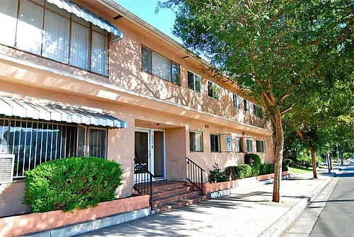 1680 N Wilton Pl #31 Photo 1