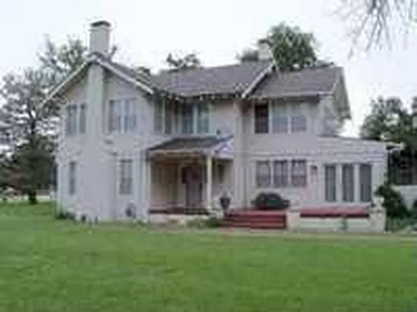 2100 N Monroe St, Hutchinson, KS 67502