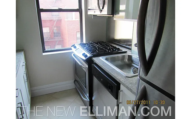 Rented by Douglas Elliman | media 28