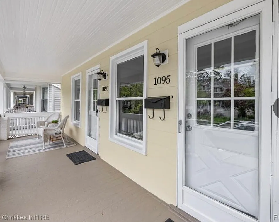 2 bed, 750 sqft, $1,400 — Photo 2