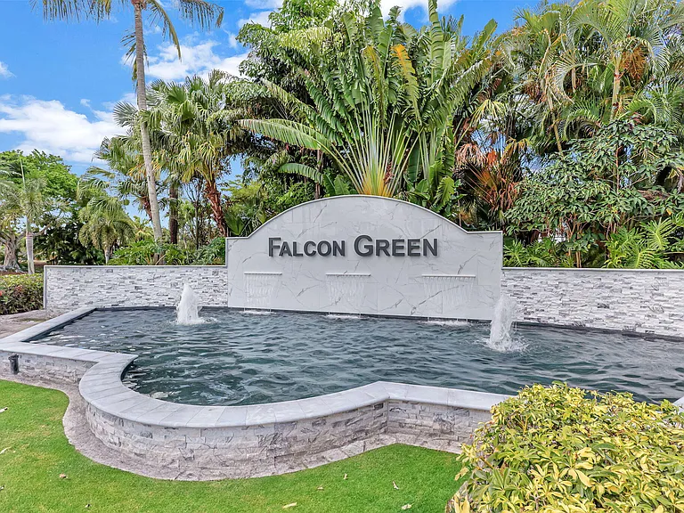 8671 Falcon Green Dr — Photo 19