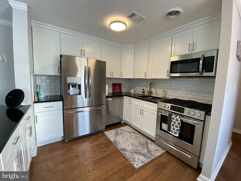 1221 N Quinn St #1 — Photo 9