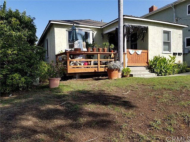 4517, front, 3-bedroom, with Halloween Decorations