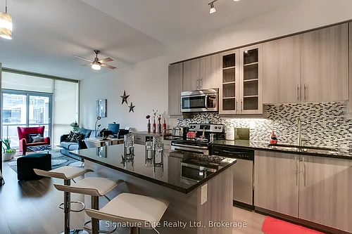 1185 The Queensway #526 Photo 1 1185 The Queensway #526 Photo 1