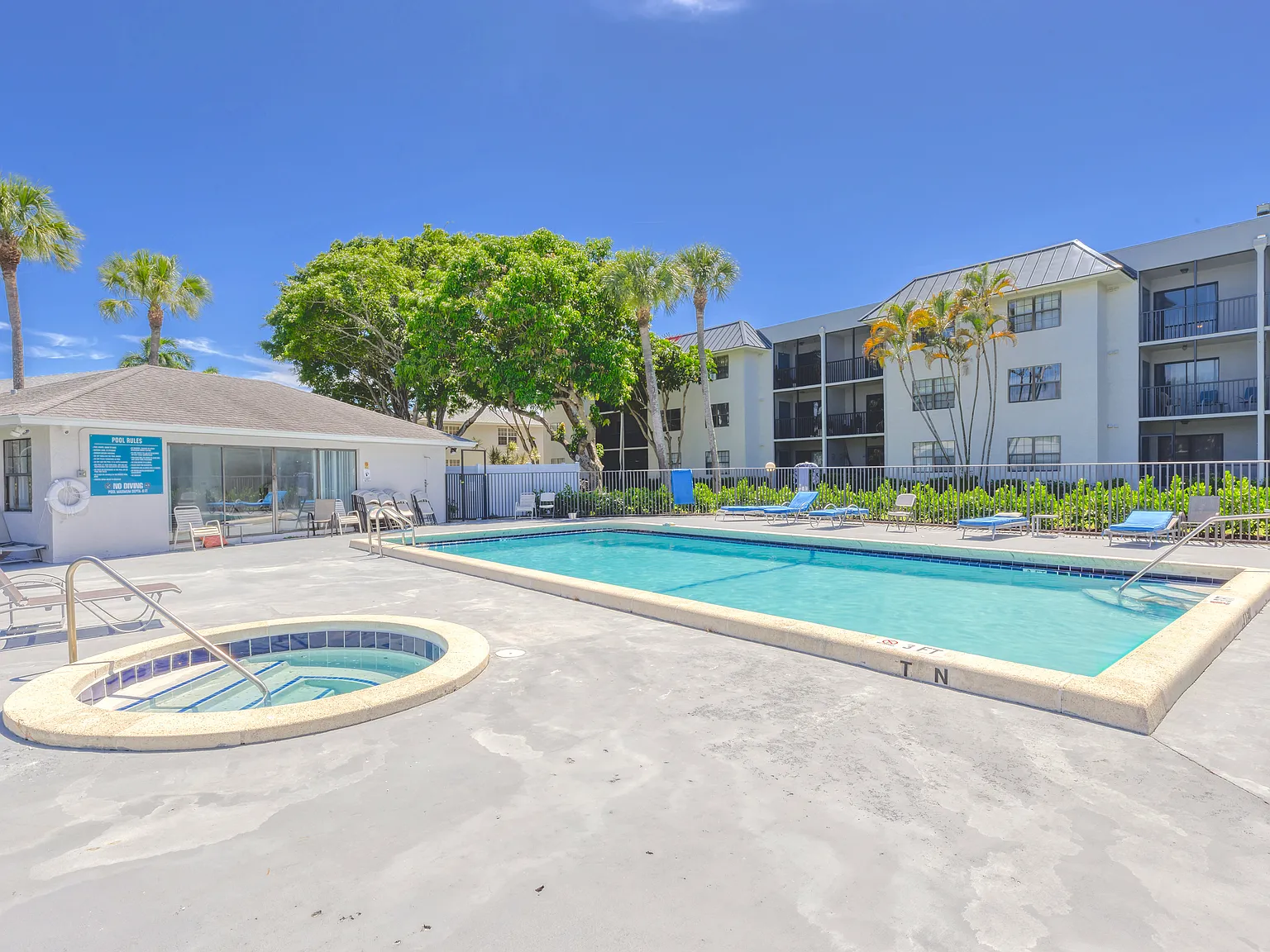 Delray Place Apartments — Photo 4