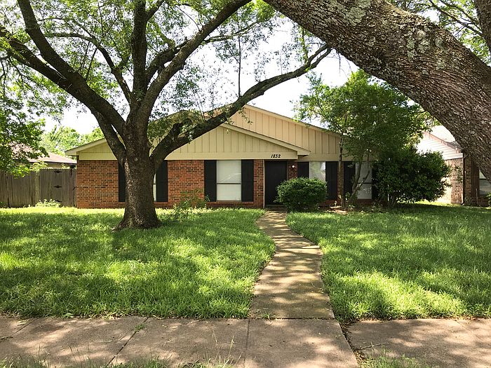 2nd image of 1832 Angelina Dr