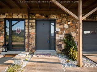 145 Elizabeth St #2, Poca, WV 25159