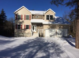 716 Minsi Trl, Long Pond, PA 18334