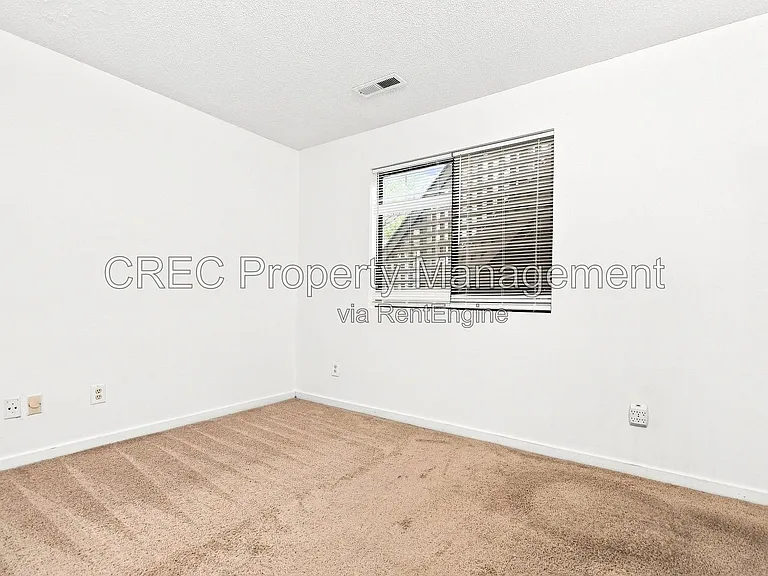 2736 Jobee Dr — Photo 12