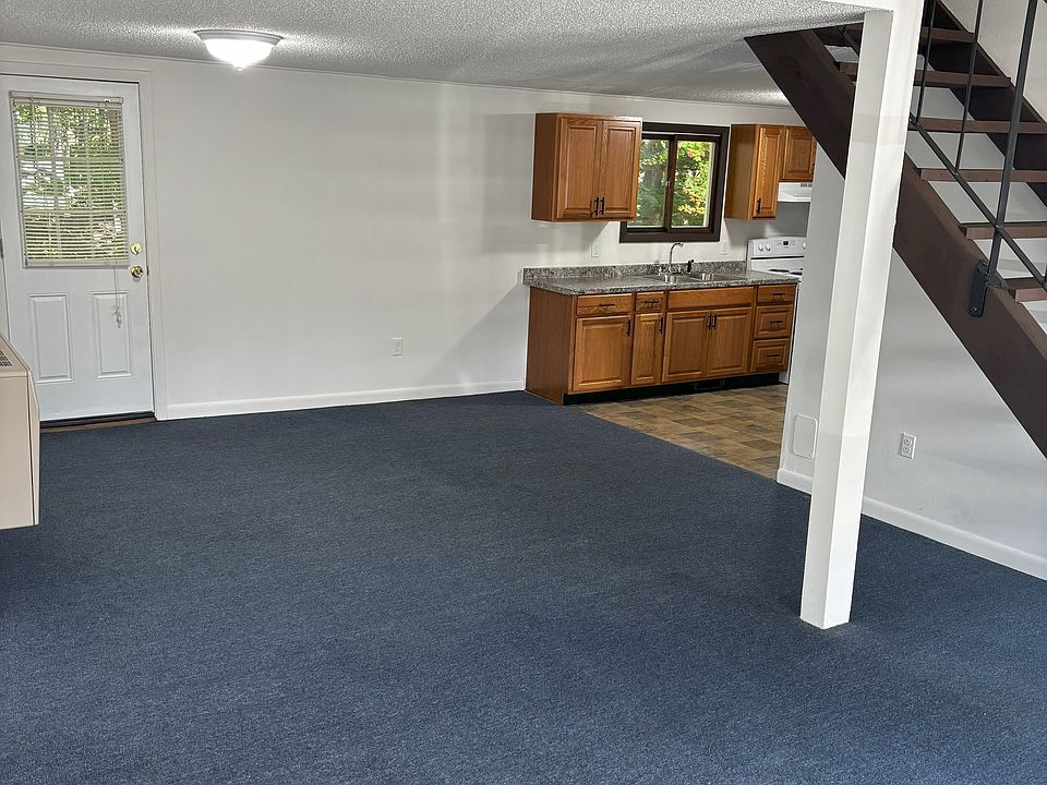 Living / dining / kitchen area