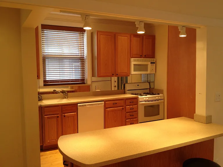 1305 W Newport Ave #2 — Photo 4