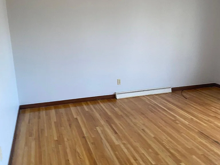 409 N Maple St — Photo 6