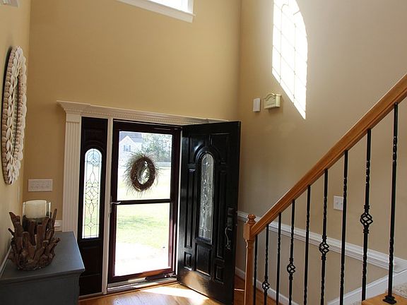 5th image of 102 Bitterwood Pl