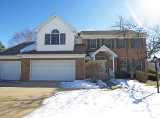 1647 Oakforest Dr, Rockford, IL 61107