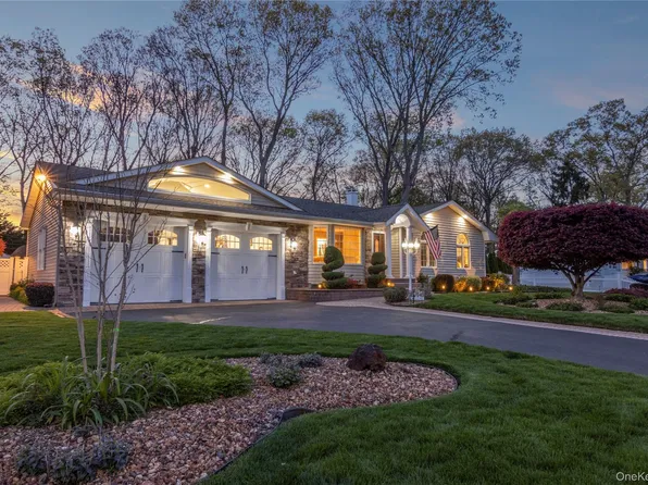 8 Raven Drive, Commack, NY 11725
