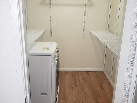 4th image of 1351 Castlemont Ave #2